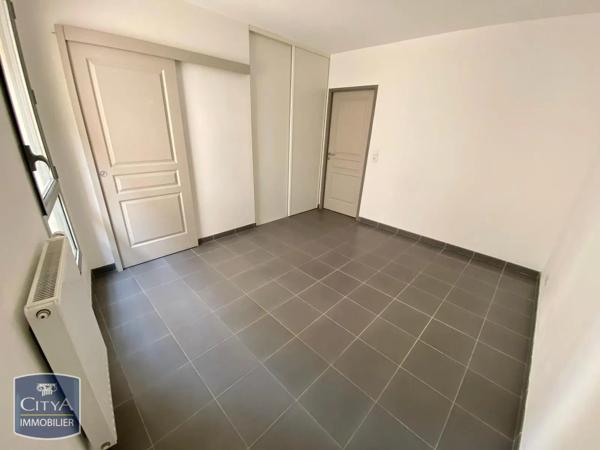 Appartement à louer 4 pièces 101.15m²