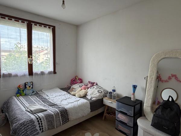 MAISON 3 CHAMBRES AVEC GARAGE ET JARDIN