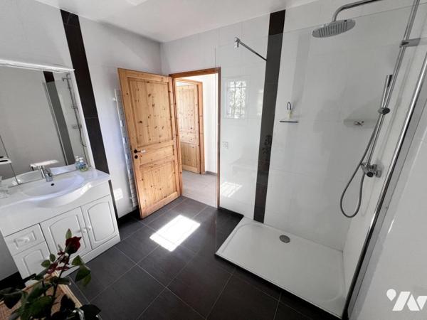 GRASSE/St-Antoine, Che. des Chèvrefeuilles. Propriété de 175m² avec piscine - Vente en VIAGER OCCUPE