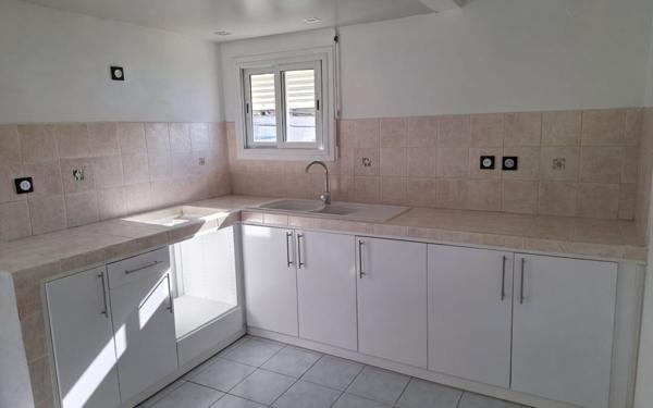 Appartement à louer    3 pièces •  Les Abymes