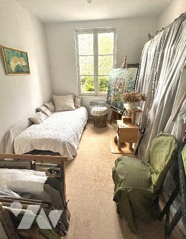 Au coeur du Parc de Vallières, à 200 m de la plage, dans immeuble de qualité, appartement de charme