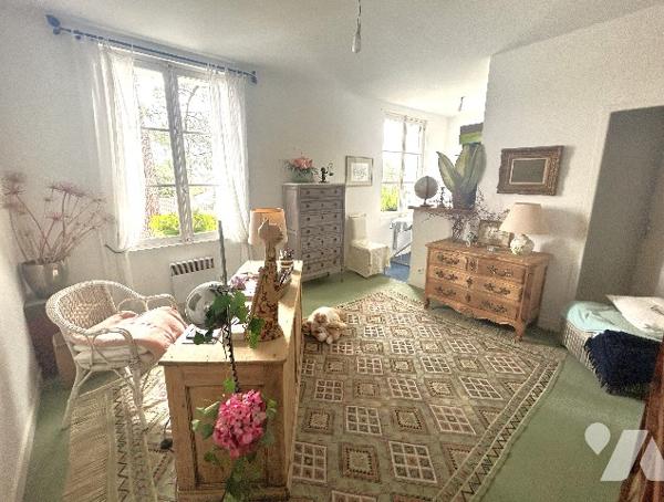 Au coeur du Parc de Vallières, à 200 m de la plage, dans immeuble de qualité, appartement de charme