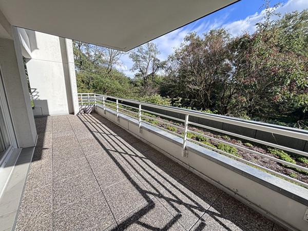 Appartement 2 pièces à Cernay : votre nid douillet avec vue sur parc et terrasse XXL !