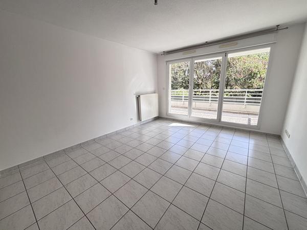 Appartement 2 pièces à Cernay : votre nid douillet avec vue sur parc et terrasse XXL !