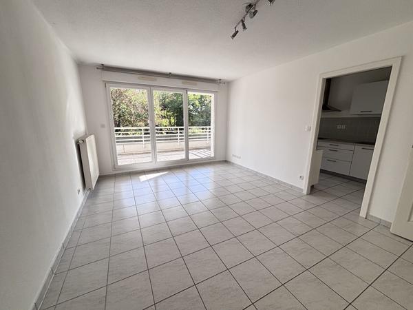 Appartement 2 pièces à Cernay : votre nid douillet avec vue sur parc et terrasse XXL !