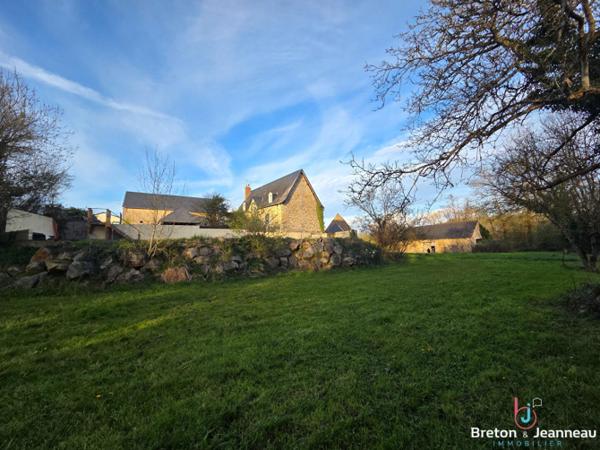 Corps de ferme sur 8 ha 34 à Bandouet-St Jean