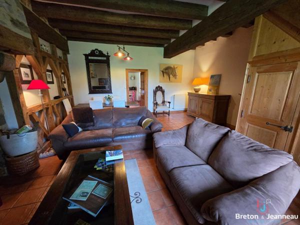 Corps de ferme sur 8 ha 34 à Bandouet-St Jean