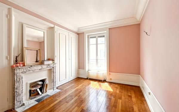 Appartement à vendre    5 pièces • 97,01 m2 Lyon 6