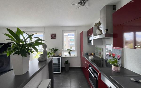 Appartement à vendre    3 pièces • 65 m2 Holtzheim