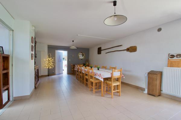 Domaine d'exception au coeur de la campagne, 40 couchages, maison de 8 chambres, piscine chauffée, mini-ferme,