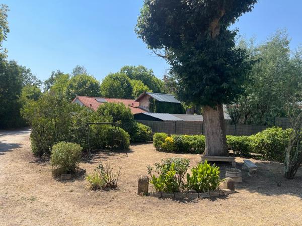 Maison saine, lumineuse et évolutive de 5 pièces au calme sur jardin clos avec fort potentiel d'agrandissement à PESSAC proche Haut Leveque (33)