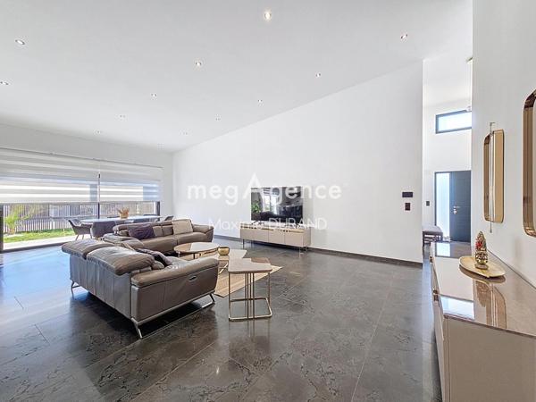 Maison à Cholet, 49300 - 7 pièces 174m²