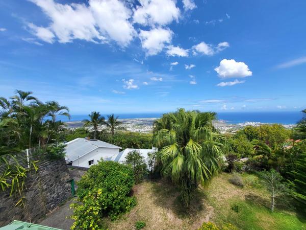 À VENDRE – GRANDE VILLA VUE OCÉAN À LA POSSESSION