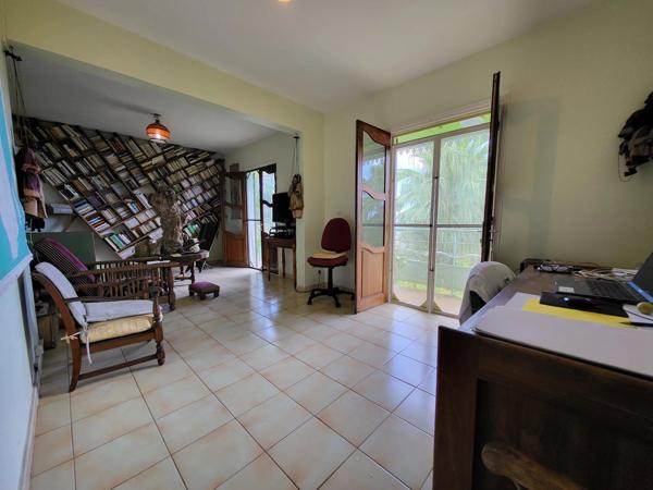 À VENDRE – GRANDE VILLA VUE OCÉAN À LA POSSESSION