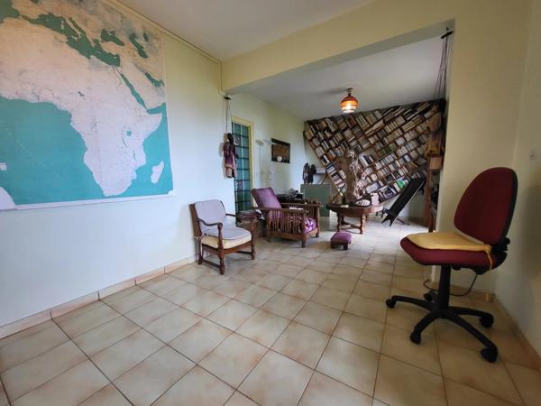 À VENDRE – GRANDE VILLA VUE OCÉAN À LA POSSESSION