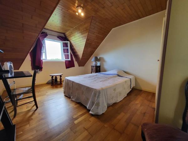 À VENDRE – GRANDE VILLA VUE OCÉAN À LA POSSESSION