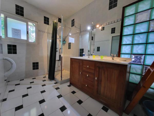 À VENDRE – GRANDE VILLA VUE OCÉAN À LA POSSESSION