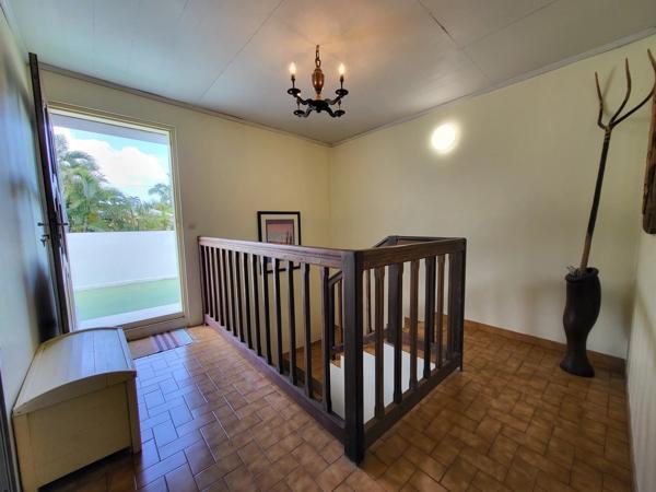 À VENDRE – GRANDE VILLA VUE OCÉAN À LA POSSESSION