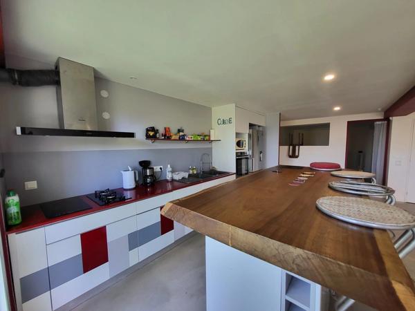 À VENDRE – GRANDE VILLA VUE OCÉAN À LA POSSESSION