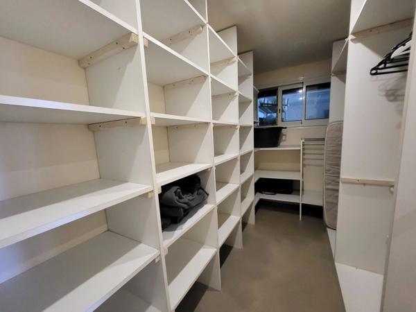 À VENDRE – GRANDE VILLA VUE OCÉAN À LA POSSESSION