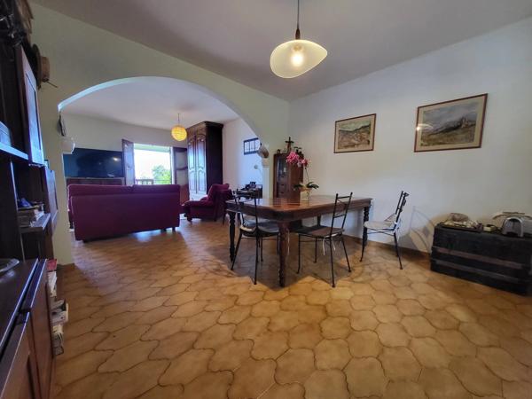 À VENDRE – GRANDE VILLA VUE OCÉAN À LA POSSESSION