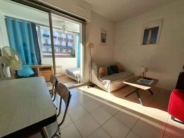 Appartement SETE COEUR DE VILLE - 1 pièces - surface habitable (hors loi carrez) 30.97 m² -
