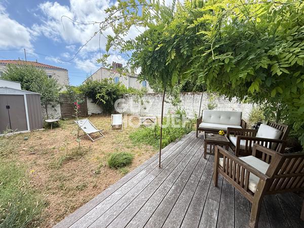 Maison à vendre à La Rochelle - 4 pièces avec jardin arboré