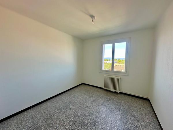 APPARTEMENT 3 CHAMBRES AVEC GARAGE A CARCASSONNE