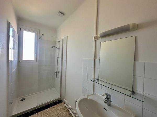 APPARTEMENT 3 CHAMBRES AVEC GARAGE A CARCASSONNE