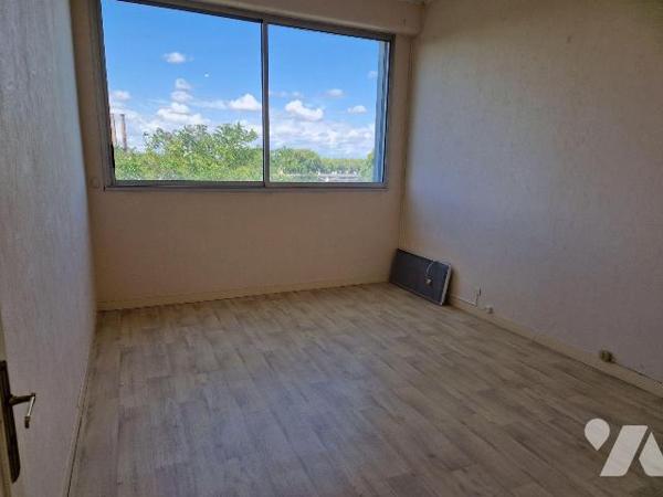 Appartement à Vendre à Châtellerault (86100) en Vienne (86) avec vue sur la vienne

Cet appar...