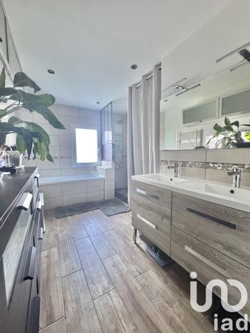 Maison à vendre 5 pièces 150 m² Saint-Médard-en-Jalles