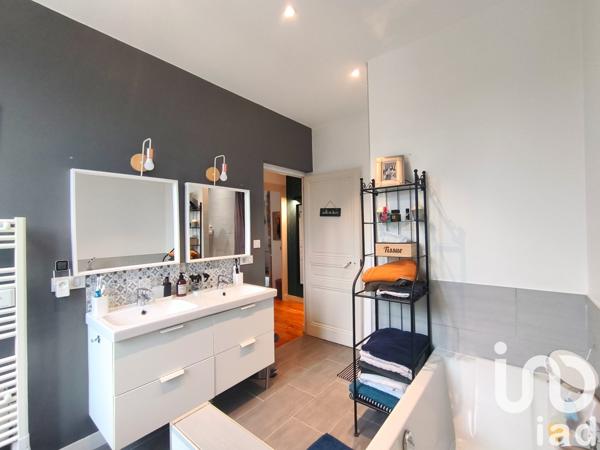 Maison à vendre 5 pièces 133 m² Saint-Julien-l'Ars