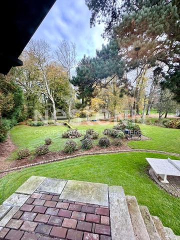 Propriété dans un parc exceptionnel à Bois Guillaume - 5 pièces -160m2 - Bien rare et très bel environnement.