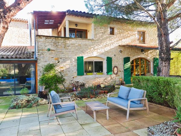 Boisset-et-Gaujac (30140) Jolie maison de 283 m² surface totale avec gite, piscine chauffée et pool-house 41 m² sur 4.387 m² de terrain