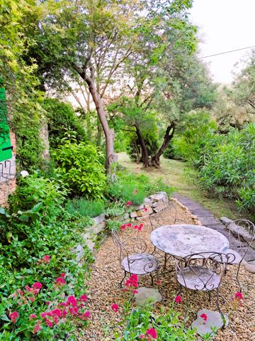 Boisset-et-Gaujac (30140) Jolie maison de 283 m² surface totale avec gite, piscine chauffée et pool-house 41 m² sur 4.387 m² de terrain