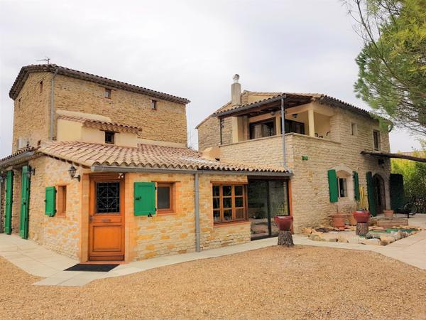 Boisset-et-Gaujac (30140) Jolie maison de 283 m² surface totale avec gite, piscine chauffée et pool-house 41 m² sur 4.387 m² de terrain