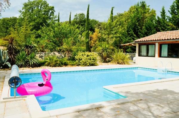 Boisset-et-Gaujac (30140) Jolie maison de 283 m² surface totale avec gite, piscine chauffée et pool-house 41 m² sur 4.387 m² de terrain