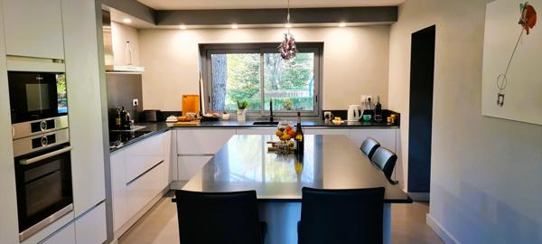 Boisset-et-Gaujac (30140) Jolie maison de 283 m² surface totale avec gite, piscine chauffée et pool-house 41 m² sur 4.387 m² de terrain