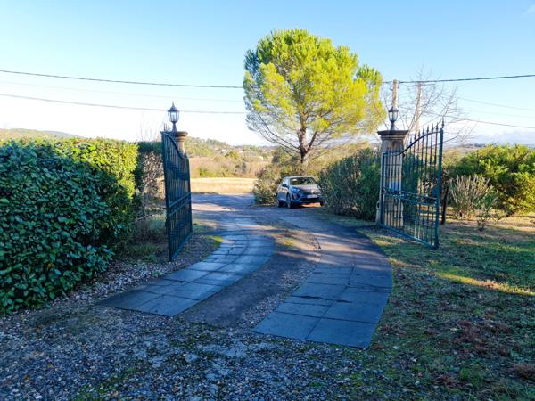 Boisset-et-Gaujac (30140) Jolie maison de 283 m² surface totale avec gite, piscine chauffée et pool-house 41 m² sur 4.387 m² de terrain