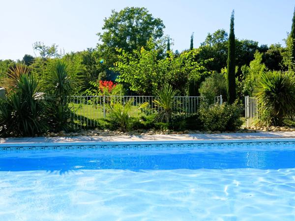 Boisset-et-Gaujac (30140) Jolie maison de 283 m² surface totale avec gite, piscine chauffée et pool-house 41 m² sur 4.387 m² de terrain