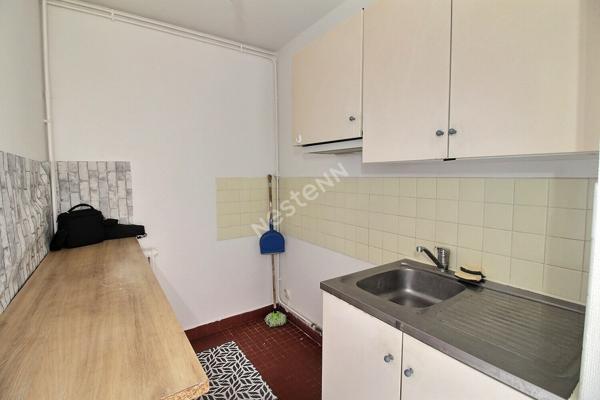 Appartement F2 à EPERNON gare à pied avec balcon et cave