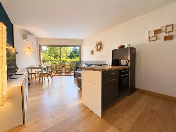 Vente                                                      Appartement
                        
                     1 pièces                      30 m2                     à Saint-Aygulf