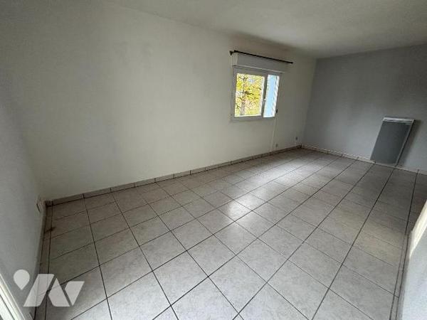 A VENDRE, Gironde, proche BORDEAUX, BLANQUEFORT CENTRE, dans une résidence sécurisée des années...