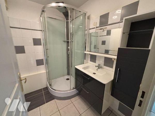 A VENDRE, Gironde, proche BORDEAUX, BLANQUEFORT CENTRE, dans une résidence sécurisée des années...