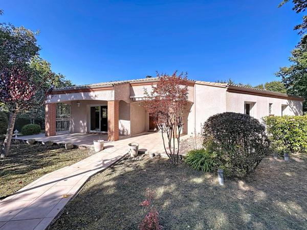 Jolie maison de plus de 150m² - Environnement boisé Montberon