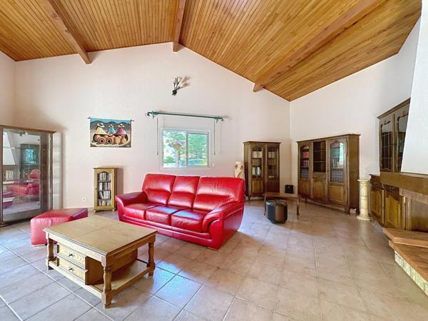 Jolie maison de plus de 150m² - Environnement boisé Montberon