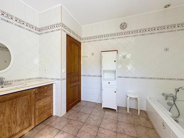 Jolie maison de plus de 150m² - Environnement boisé Montberon