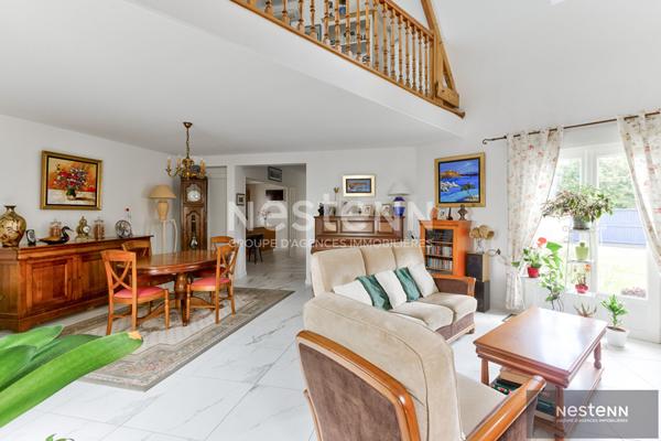 Maison bourg de Trégueux, quatre chambres, vivable de plain-pied, très beau jardin, belle pièce de vie