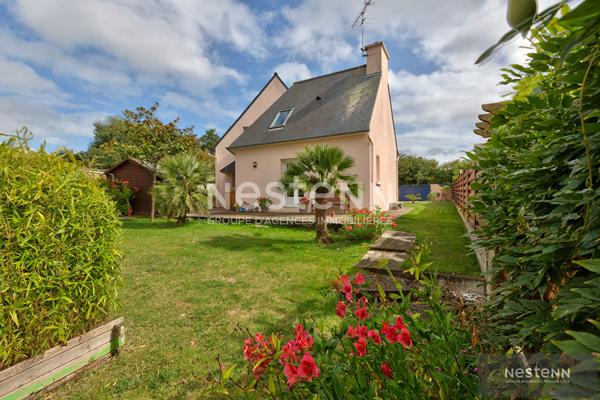 Maison bourg de Trégueux, quatre chambres, vivable de plain-pied, très beau jardin, belle pièce de vie