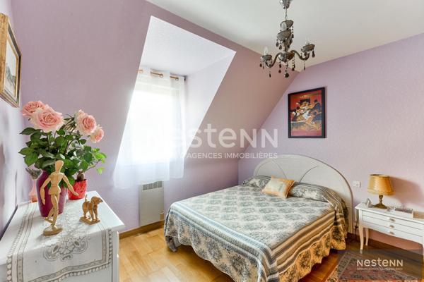 Maison bourg de Trégueux, quatre chambres, vivable de plain-pied, très beau jardin, belle pièce de vie